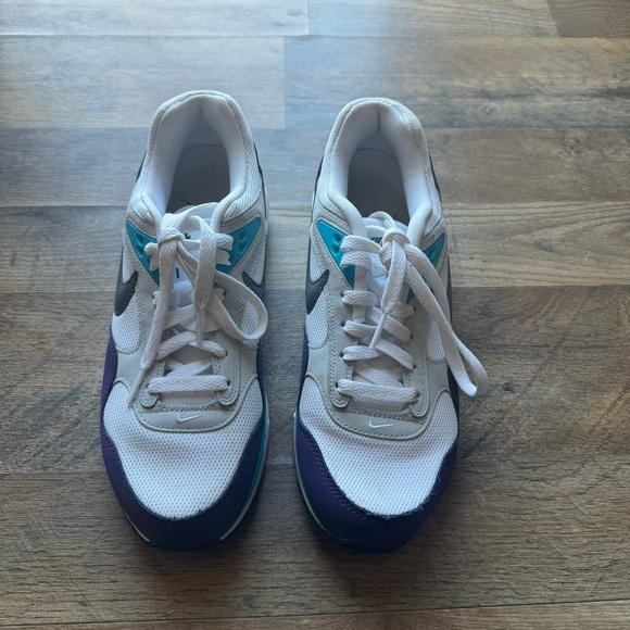 Women’s Nike air max correlate - Picture 2 of 5